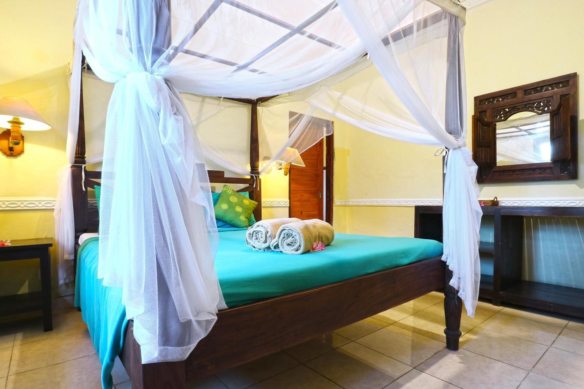 Double Room AC,1645025105:JPEG