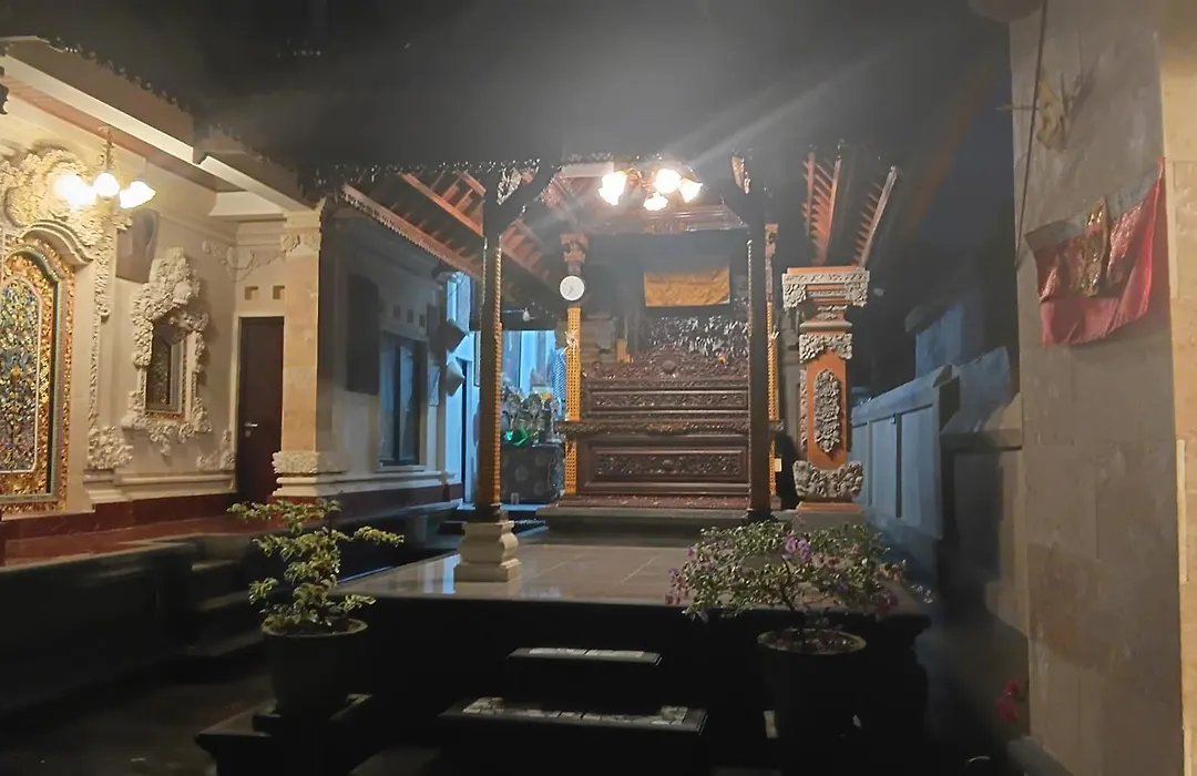 Dewa Bungalows, A Balinese House And Art Gallery-1