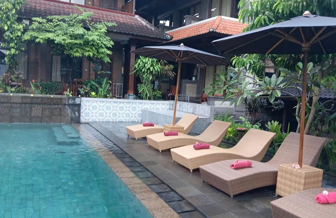 Dewa Bungalows, A Balinese House And Art Gallery-1