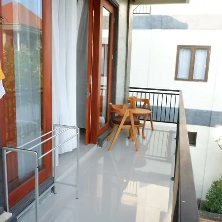 Three Dewi'S Guest House-3